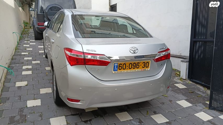 טויוטה קורולה