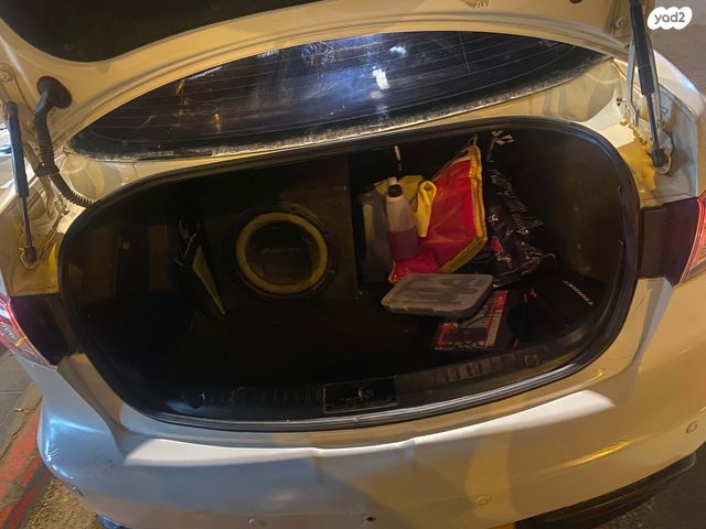 מודעת רכב מאזדה 3