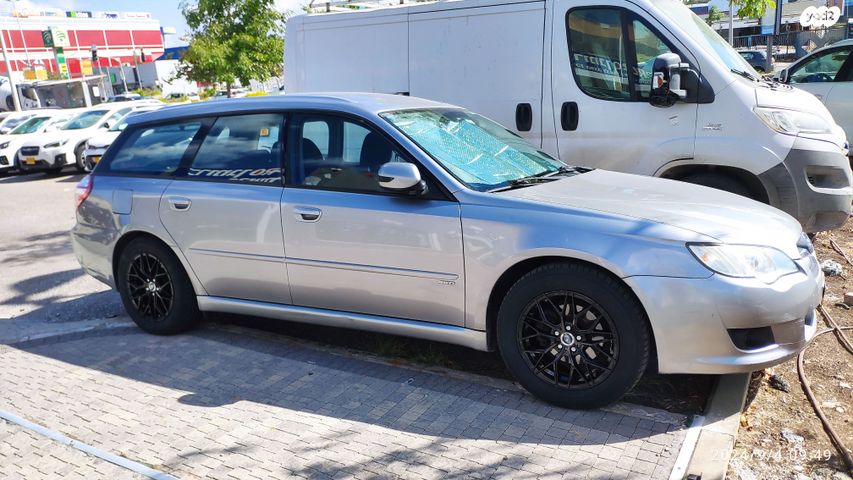 סובארו B4/לגאסי