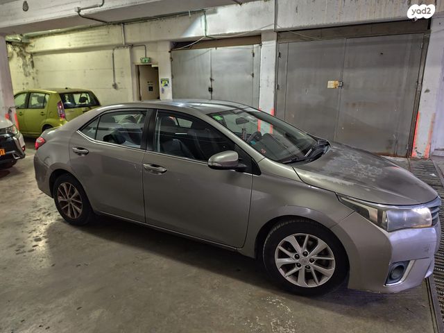 טויוטה קורולה