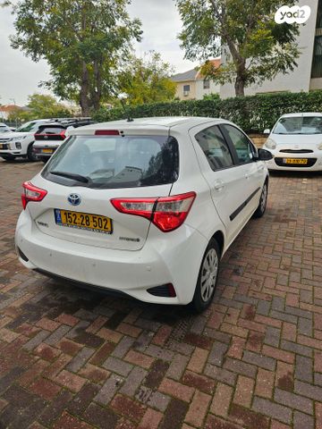 טויוטה יאריס