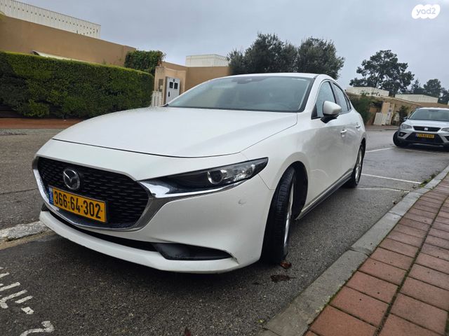 מודעת רכב מאזדה 3