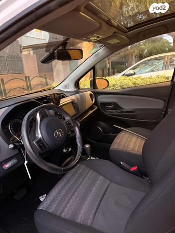 טויוטה יאריס