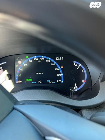 טויוטה יאריס קרוס