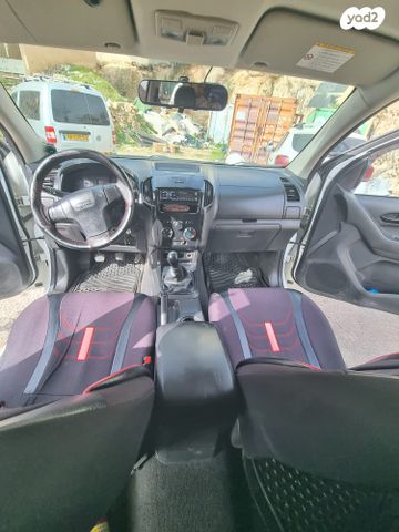 מודעת רכב איסוזו די-מקס