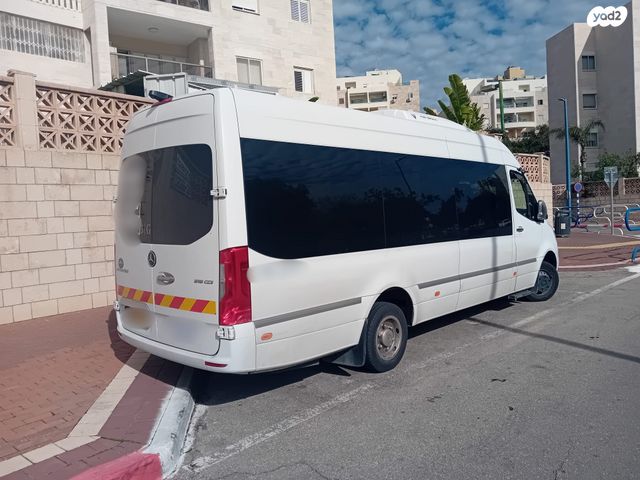 מודעת רכב מרצדס-בנץ ספרינטר