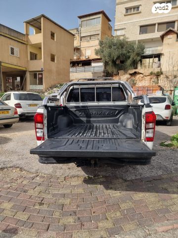 איסוזו די-מקס