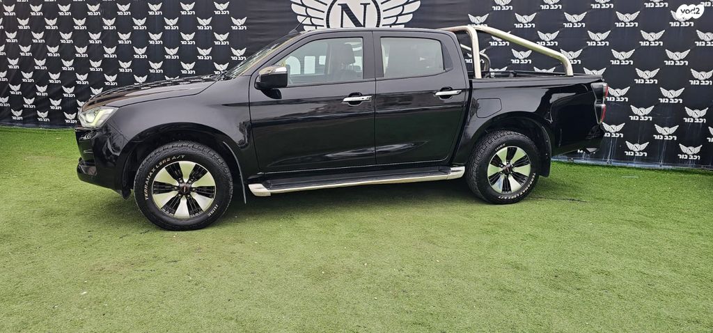 איסוזו די-מקס