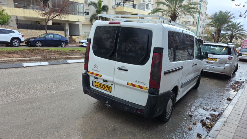 מודעת רכב סיטרואן ג'אמפי