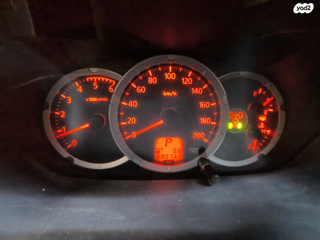 מיצובישי טרייטון / L200