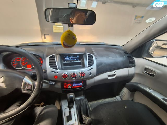 מודעת רכב מיצובישי טרייטון / L200