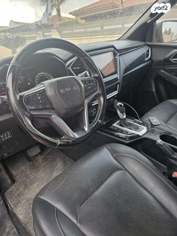 איסוזו די-מקס