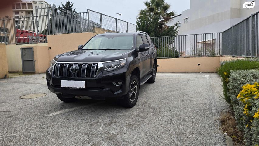 טויוטה לנד קרוזר