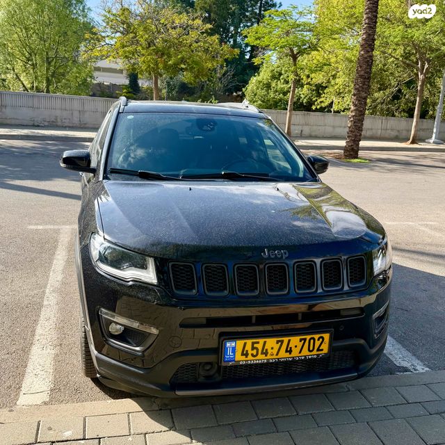 מודעת רכב ג'יפ קומפאס