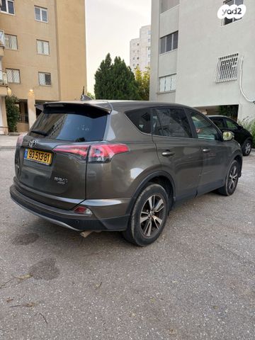 מודעת רכב טויוטה RAV4