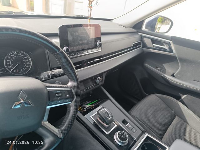 מיצובישי אאוטלנדר