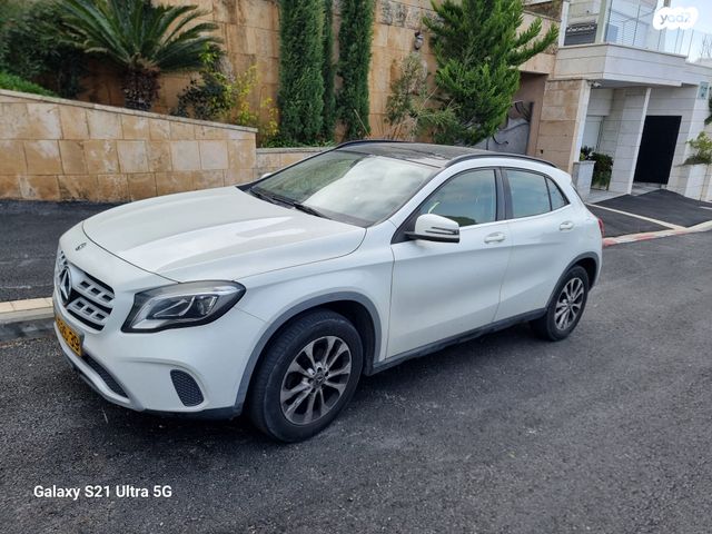 מרצדס-בנץ GLA