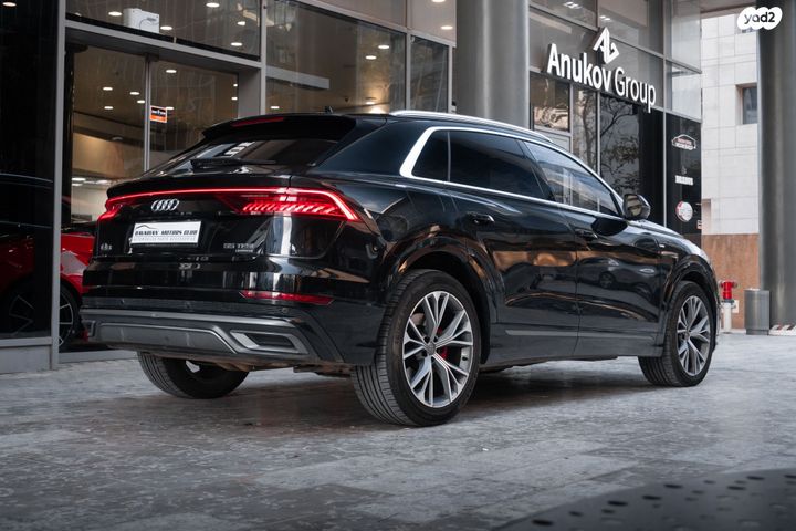 אאודי Q8