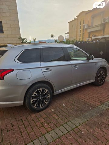 מיצובישי אאוטלנדר