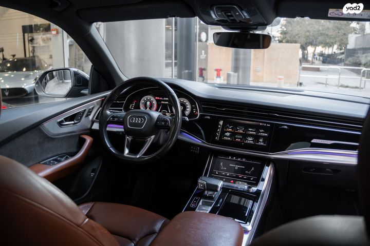 אאודי Q8