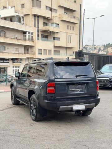 טויוטה לנד קרוזר