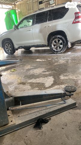 טויוטה לנד קרוזר