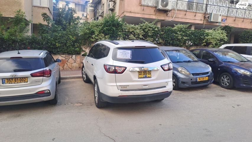 שברולט טראוורס