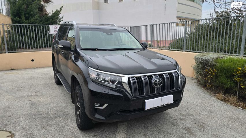 טויוטה לנד קרוזר