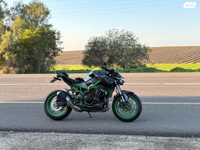 קאוואסאקי Z900