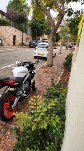 אפריליה RS660