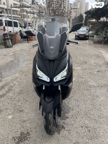 מודעת רכב סאן יאנג ג'וי-מקס Z-300