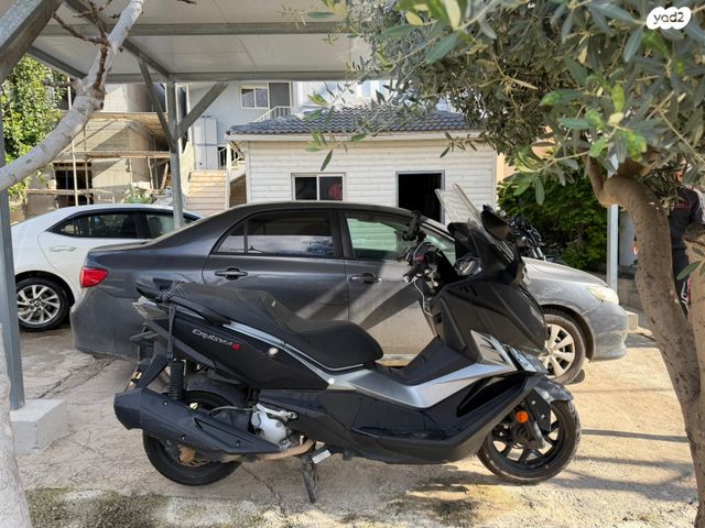 מודעת רכב סאן יאנג קרוזים 300