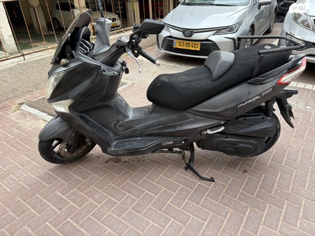 מודעת רכב סאן יאנג ג'וי-מקס 250