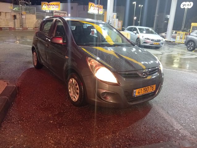 מודעת רכב יונדאי i20