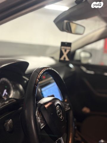 סקודה אוקטביה