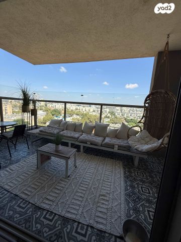 דירה, דרך בן גוריון 3, אבן גבירול, רחובות