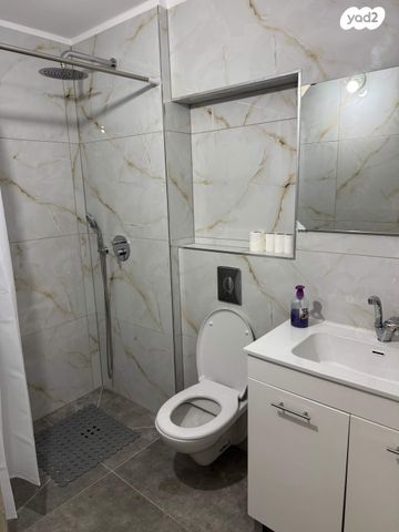 דירה, קרן היסוד 8, קרית שרת מערב, חולון