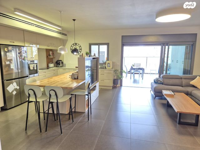 דירה, גולדה מאיר 4, מתחם 1200, הוד השרון