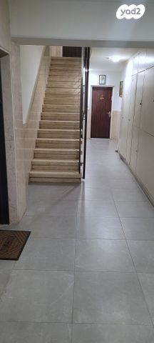 דירה, תלתן 2, גני אביב, לוד