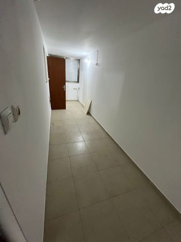 בית פרטי/ קוטג', יוסף בורג 9, הנרקיסים, קרית מלאכי