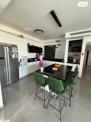 דירה, דרך בן גוריון 3, אבן גבירול, רחובות