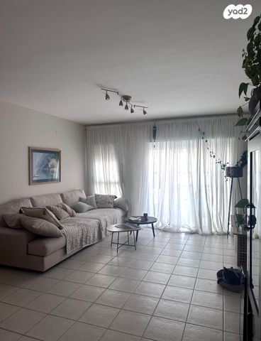 גג/ פנטהאוז, שדרות רוטשילד 15, רובע ט"ו, אשדוד