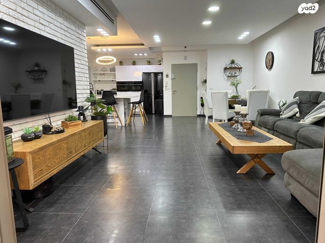 דירה, המפרש 5, נאות רבין, יבנה