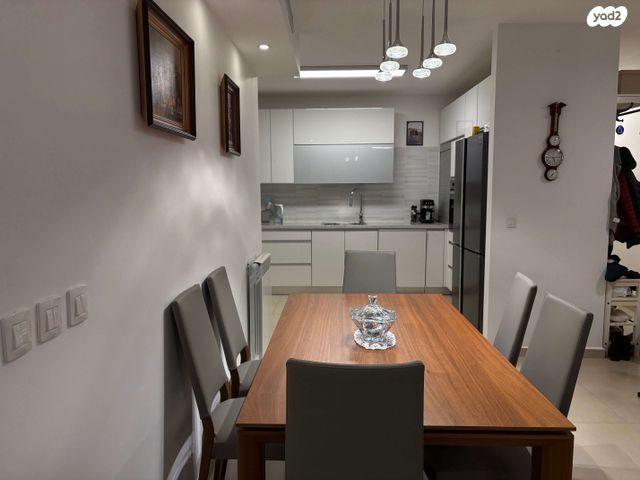 דירה, דרך כרמית 10, עין כרם, ירושלים