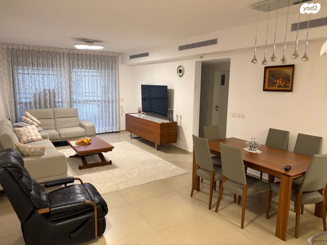 דירה, דרך כרמית 10, עין כרם, ירושלים