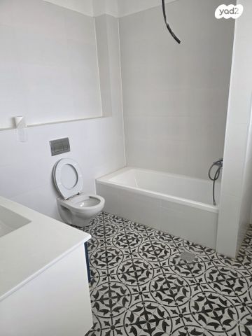 דירה, נחל צלמון 2, צור יצחק, צור יצחק