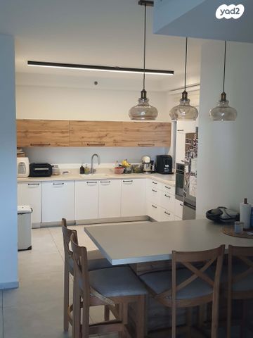 שדרות בן צבי 106