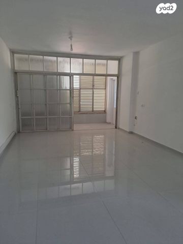 דירה, הגיבורים 84, מרכז העיר, חדרה