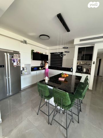 דירה, דרך בן גוריון 3, אבן גבירול, רחובות