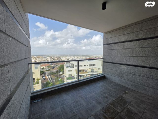 דירה, נחל צלמון 2, צור יצחק, צור יצחק